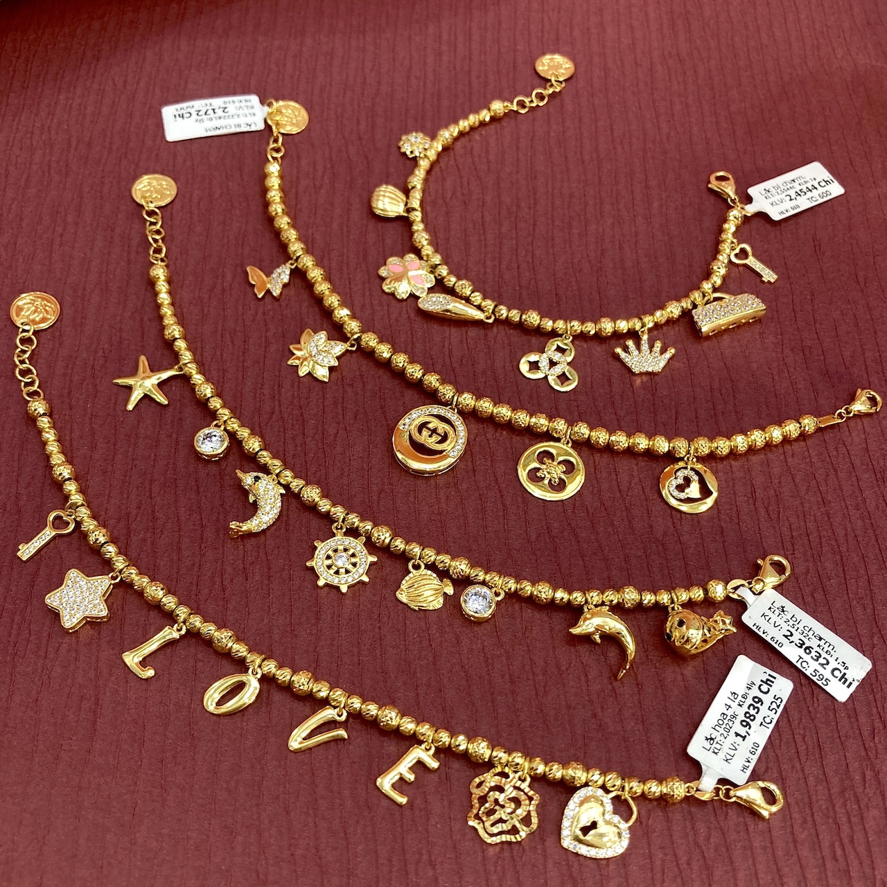 Lắc tay xinh có charm