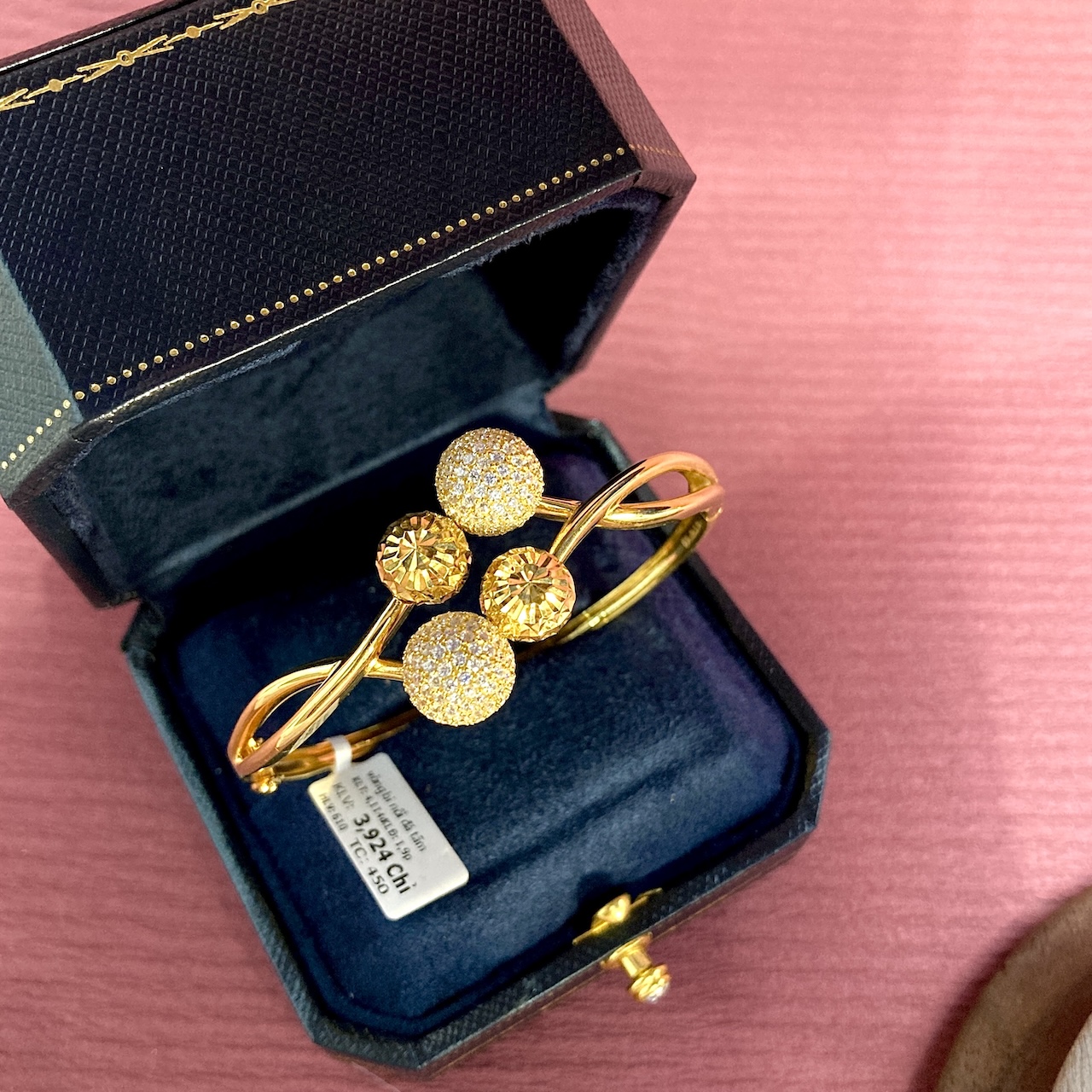 Vòng tay sang trọng